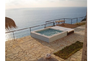 Greece Chata Agios Nikitas, Exterior